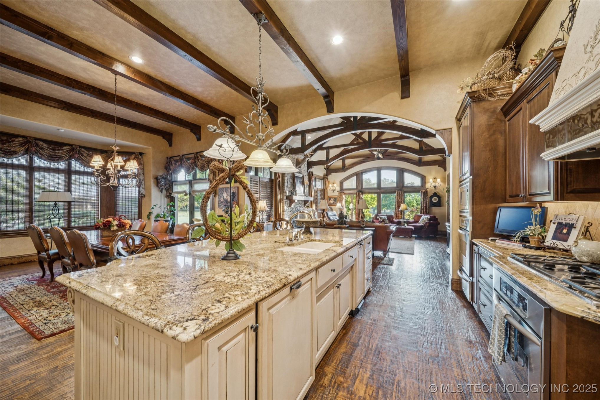 Mounds, Oklahoma, 74047, United States, 4 Bedrooms Bedrooms, ,6 BathroomsBathrooms,Residential,For Sale,1960960