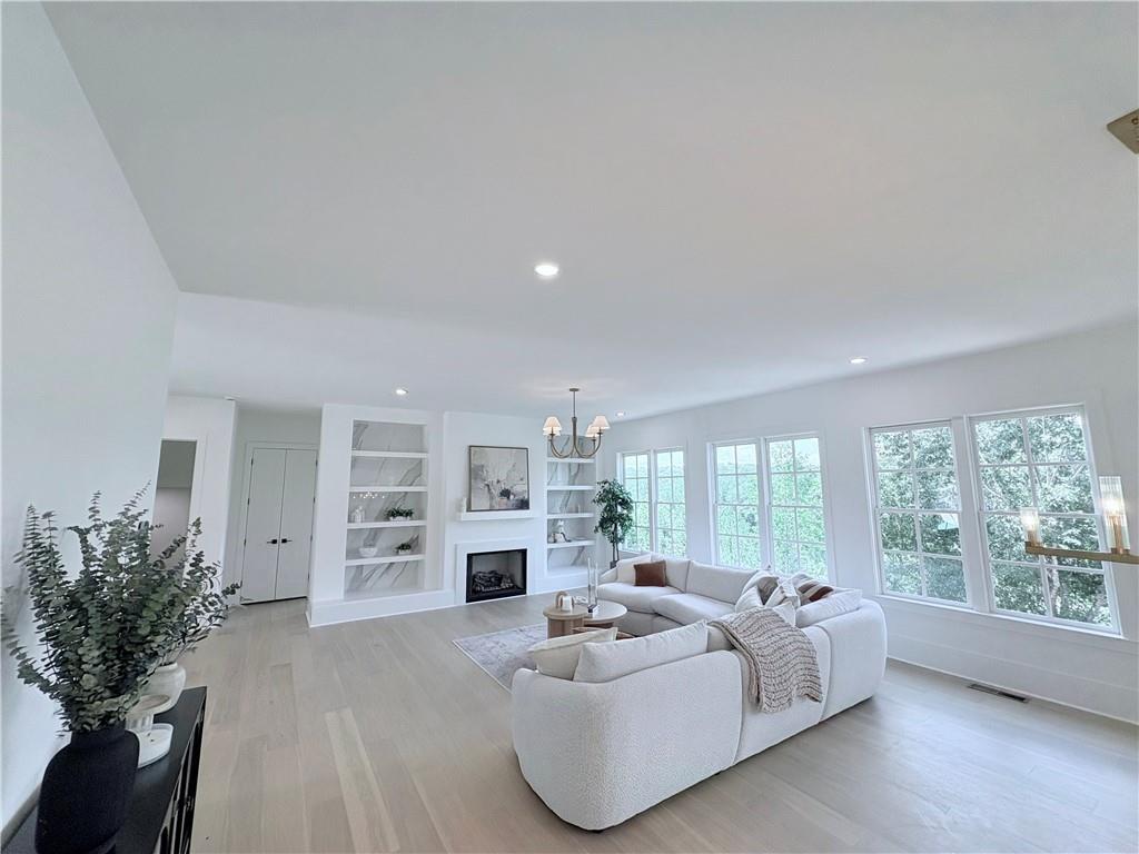Suwanee, Georgia, 30024, United States, 6 Bedrooms Bedrooms, ,7 BathroomsBathrooms,Residential,For Sale,1795311
