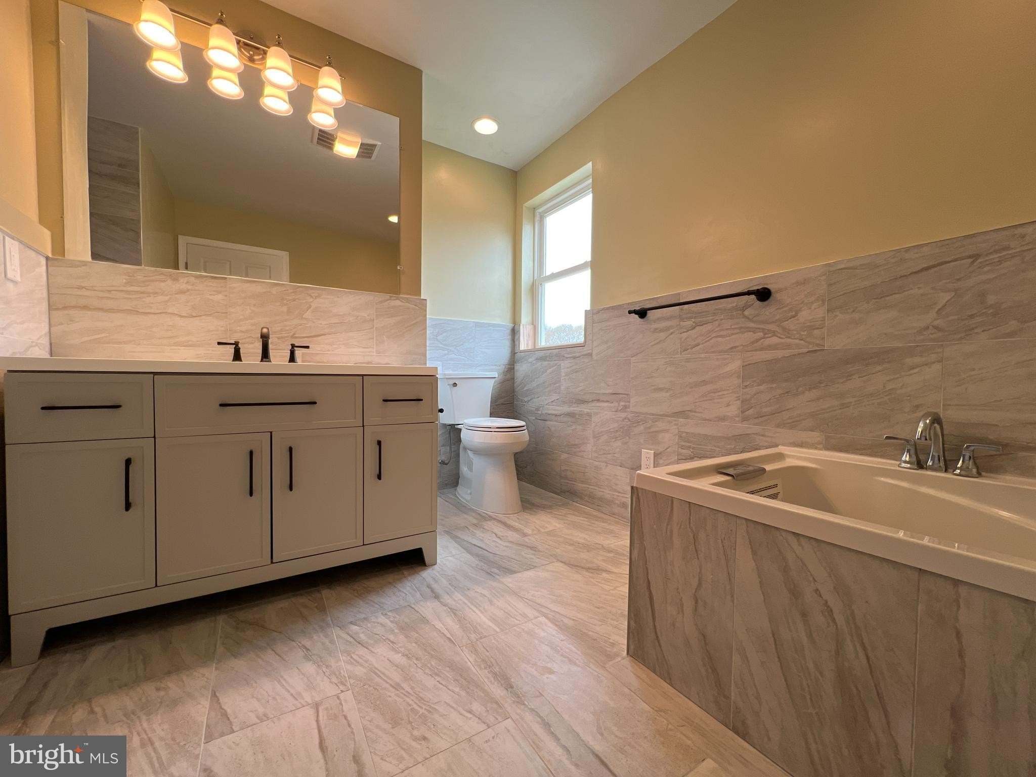 PASADENA, Maryland, 21122, United States, 4 Bedrooms Bedrooms, ,4 BathroomsBathrooms,Residential,For Sale,1975011