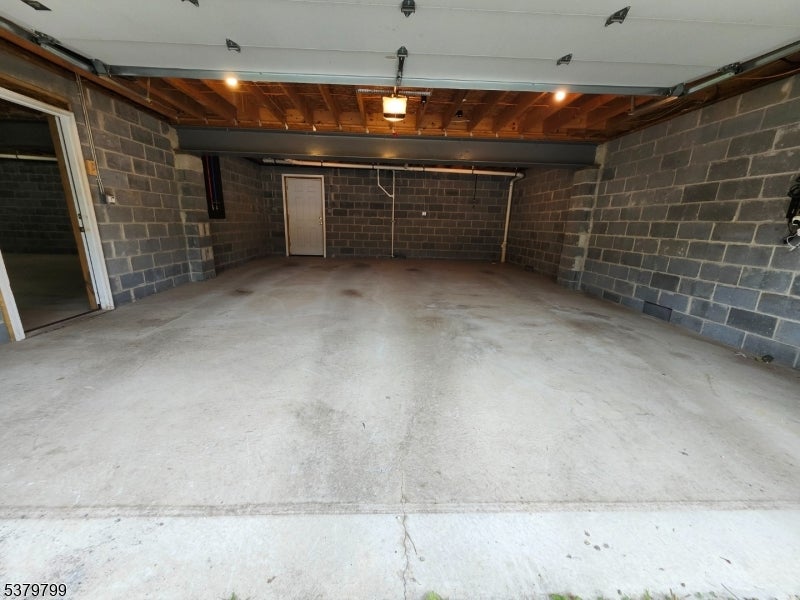 Fairfield Twp., New Jersey, 07004, United States, 3 Bedrooms Bedrooms, ,3 BathroomsBathrooms,Residential,For Sale,1977610