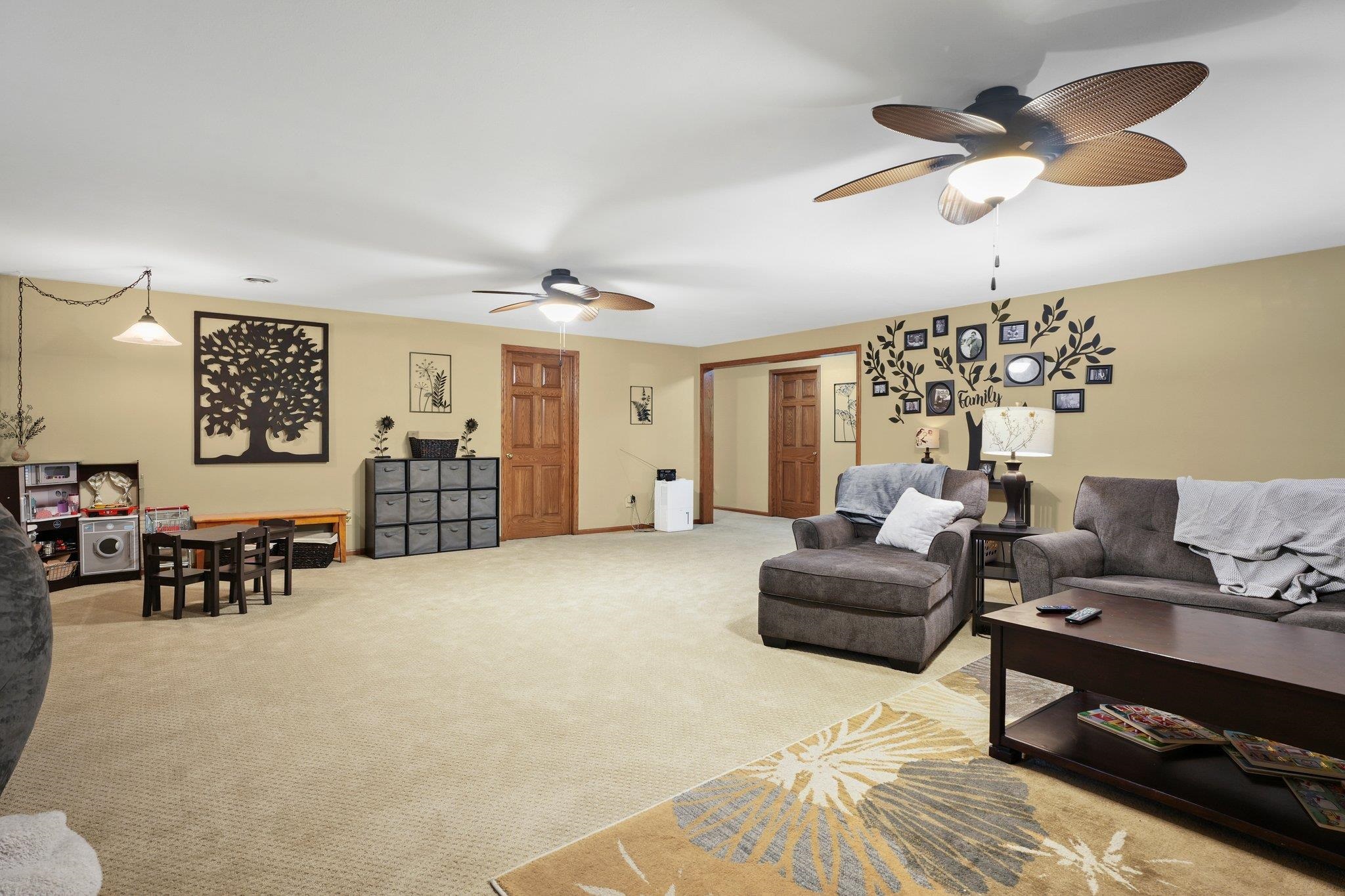 Spring Green, Wisconsin, 53588, United States, 4 Bedrooms Bedrooms, ,3 BathroomsBathrooms,Residential,For Sale,1930492