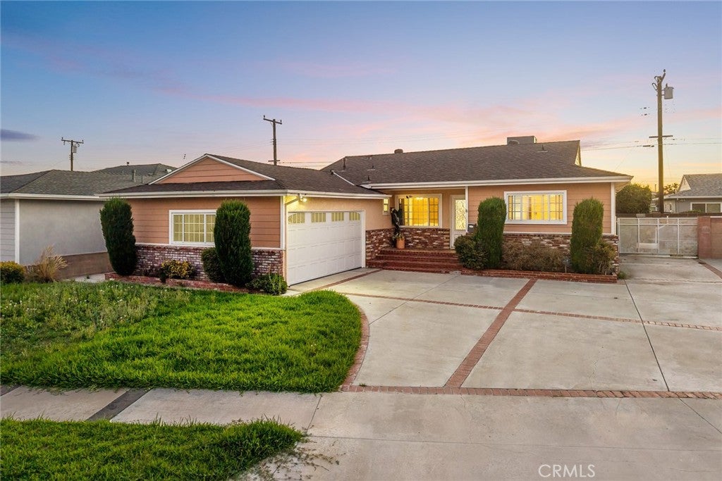 Whittier, California, 90604, United States, 4 Bedrooms Bedrooms, ,2 BathroomsBathrooms,Residential,For Sale,1918097