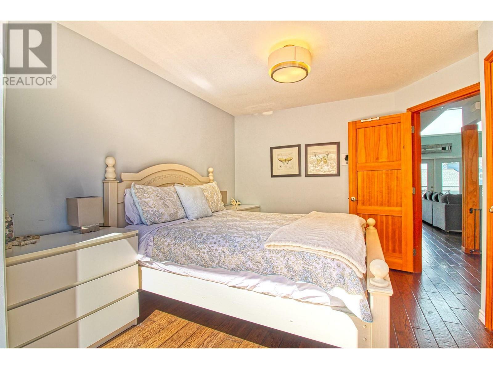 KELOWNA, British Columbia, V1Z 3R8, CA, 3 Bedrooms Bedrooms, ,2 BathroomsBathrooms,Residential,For Sale,1838856