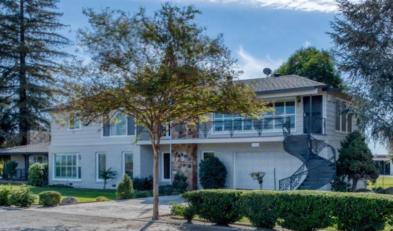 Kerman, California, 93630, United States, 5 Bedrooms Bedrooms, ,3 BathroomsBathrooms,Residential,For Sale,1928392
