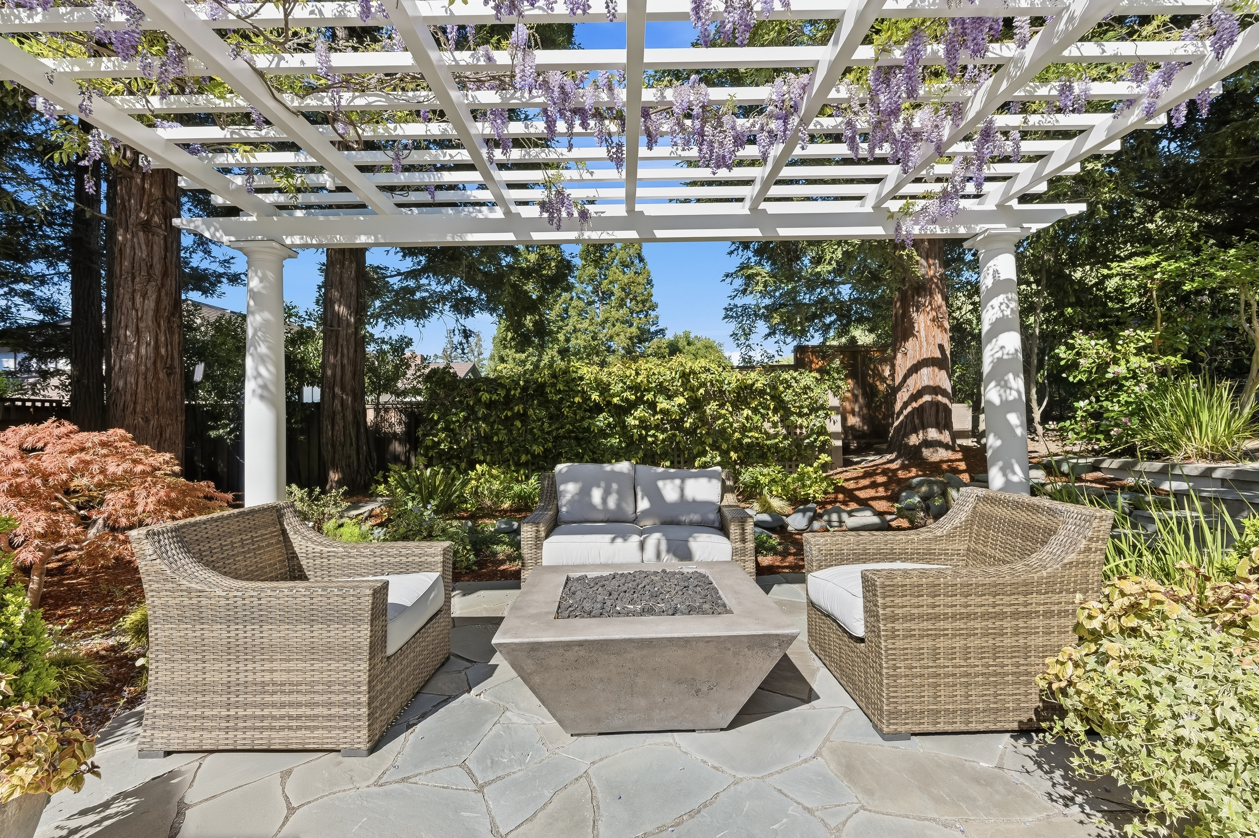  Elegant Vineyard Estate with Resort-Like Grounds - 物件實景