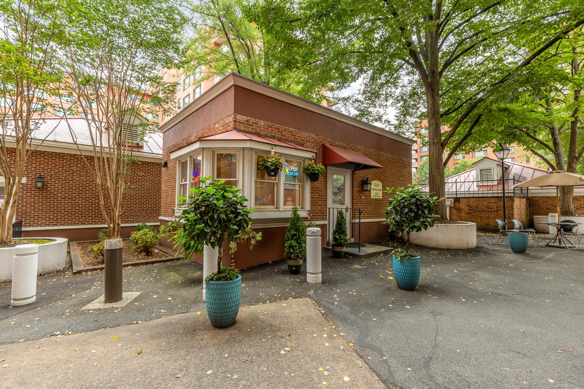  1021 Arlington Boulevard, Arlington, VA, 22209 - 物件實景