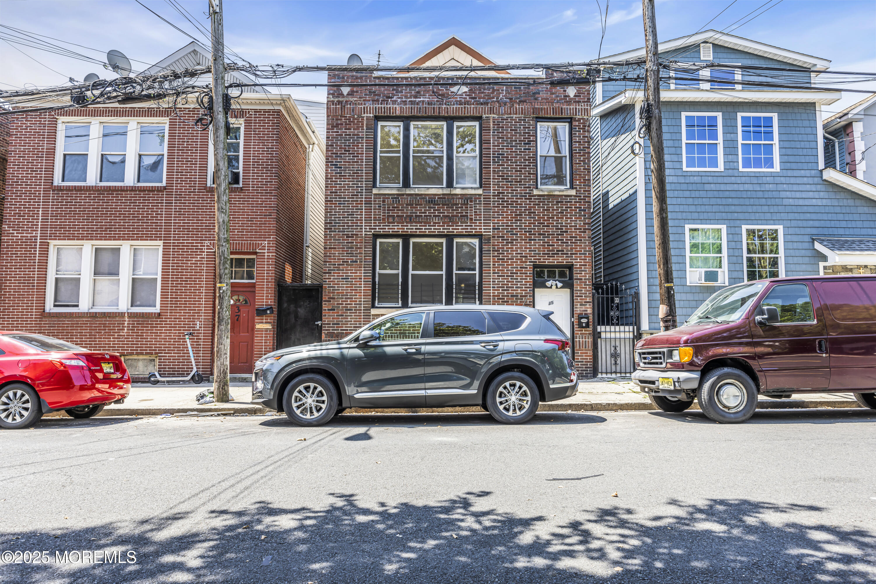Newark, New Jersey, 07104, United States, 7 Bedrooms Bedrooms, ,3 BathroomsBathrooms,Residential,For Sale,1915900