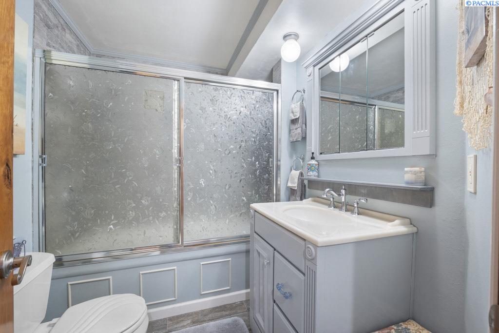 Tekoa, Washington, 99033, United States, 4 Bedrooms Bedrooms, ,2 BathroomsBathrooms,Residential,For Sale,1847399