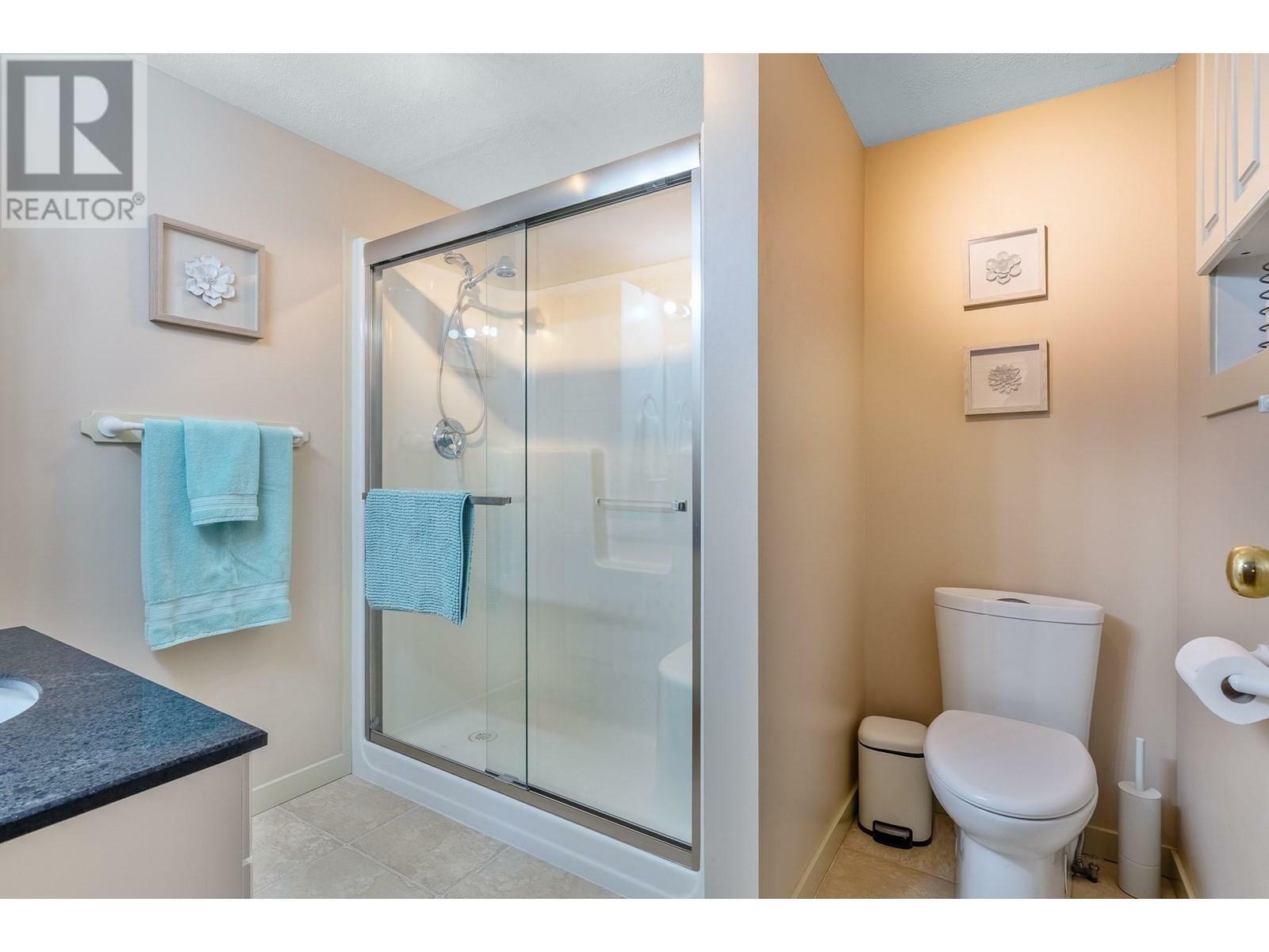 SALMON ARM, British Columbia, V1E 3A4, CA, 4 Bedrooms Bedrooms, ,2 BathroomsBathrooms,Residential,For Sale,1838776