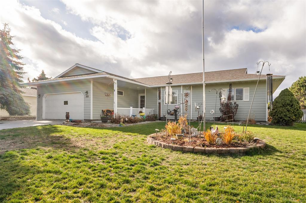 Hamilton, Montana, 59840, United States, 3 Bedrooms Bedrooms, ,2 BathroomsBathrooms,Residential,For Sale,1990446