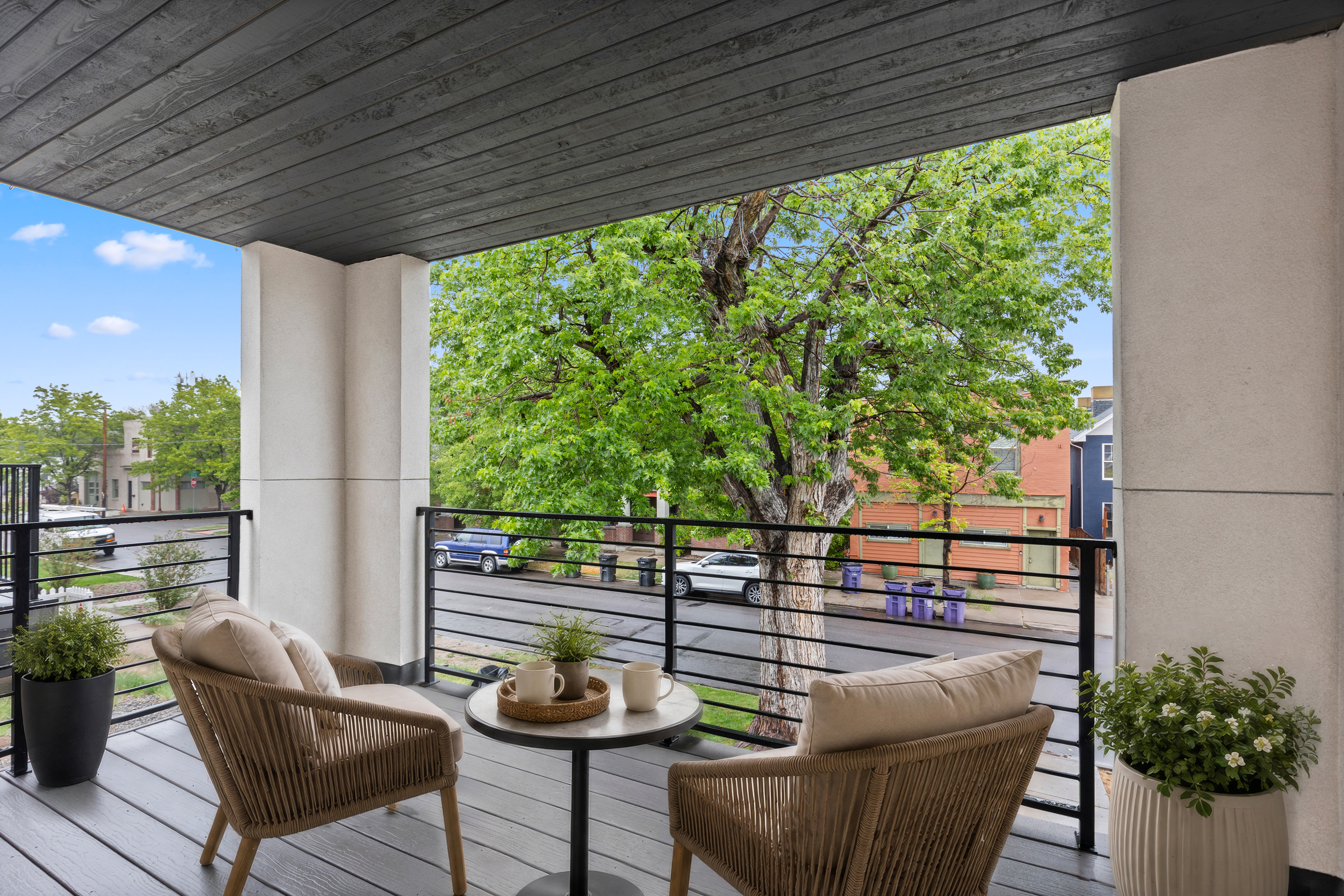  Sleek, architecturally refined end-unit duplex - 物件實景