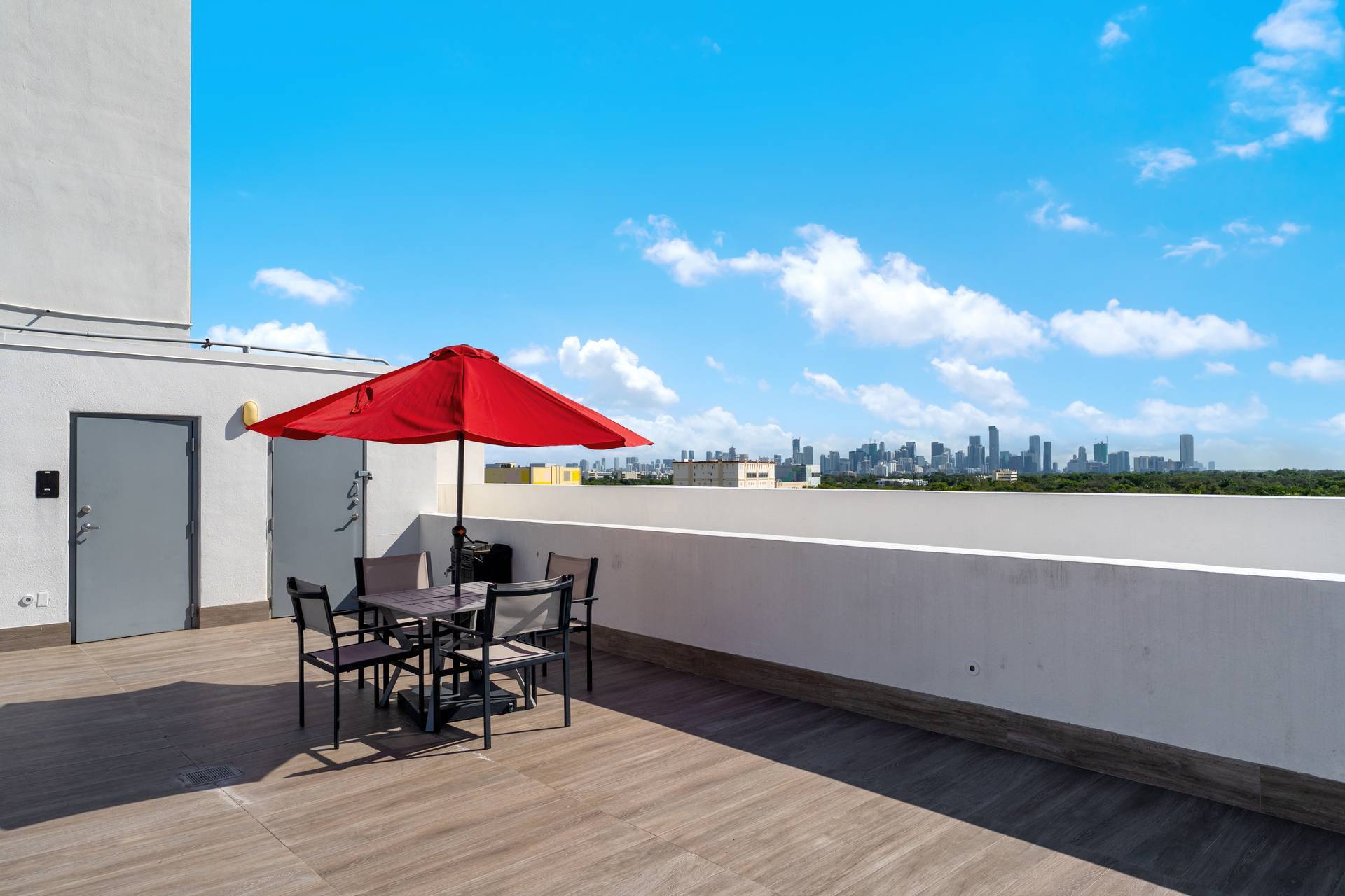  2740 SW 28th Terrace, Miami, FL, 33133 - 物件實景