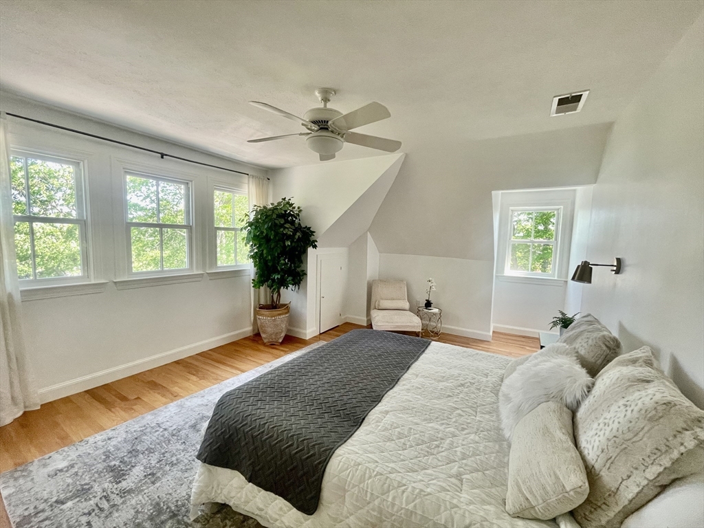 Newton, Massachusetts, 02459, United States, 2 Bedrooms Bedrooms, ,2 BathroomsBathrooms,Residential,For Sale,1817599