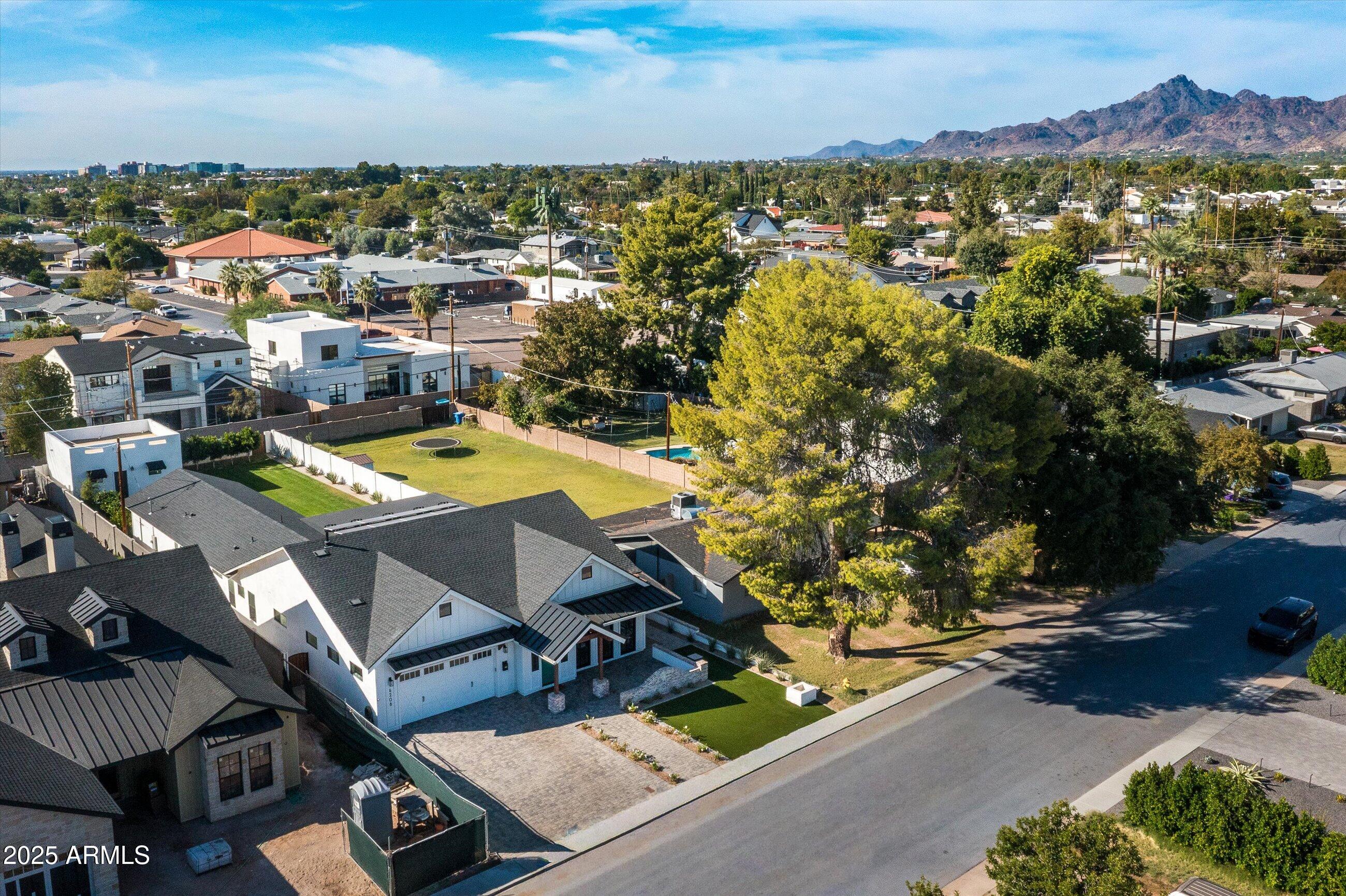Phoenix, Arizona, 85018, United States, 4 Bedrooms Bedrooms, ,4 BathroomsBathrooms,Residential,For Sale,1993183
