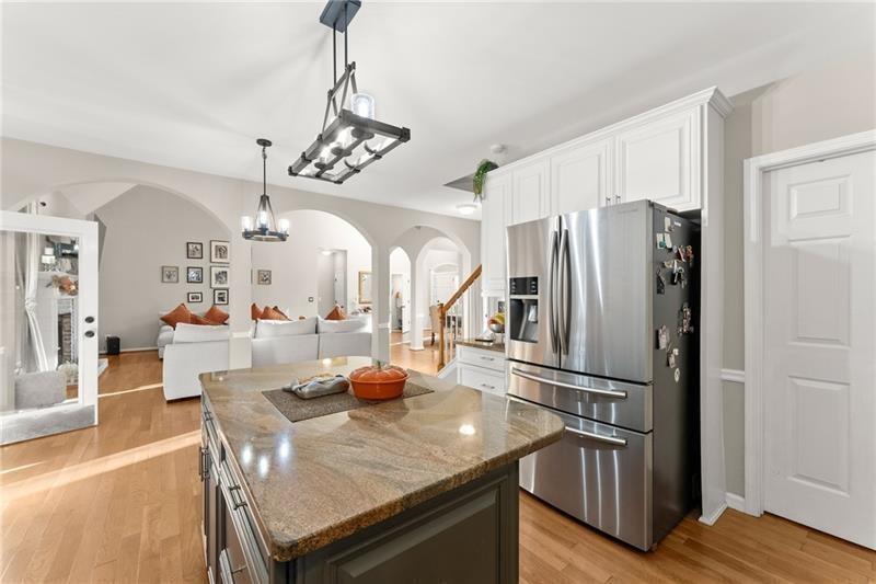 Acworth, Georgia, 30101, United States, 6 Bedrooms Bedrooms, ,4 BathroomsBathrooms,Residential,For Sale,1977927