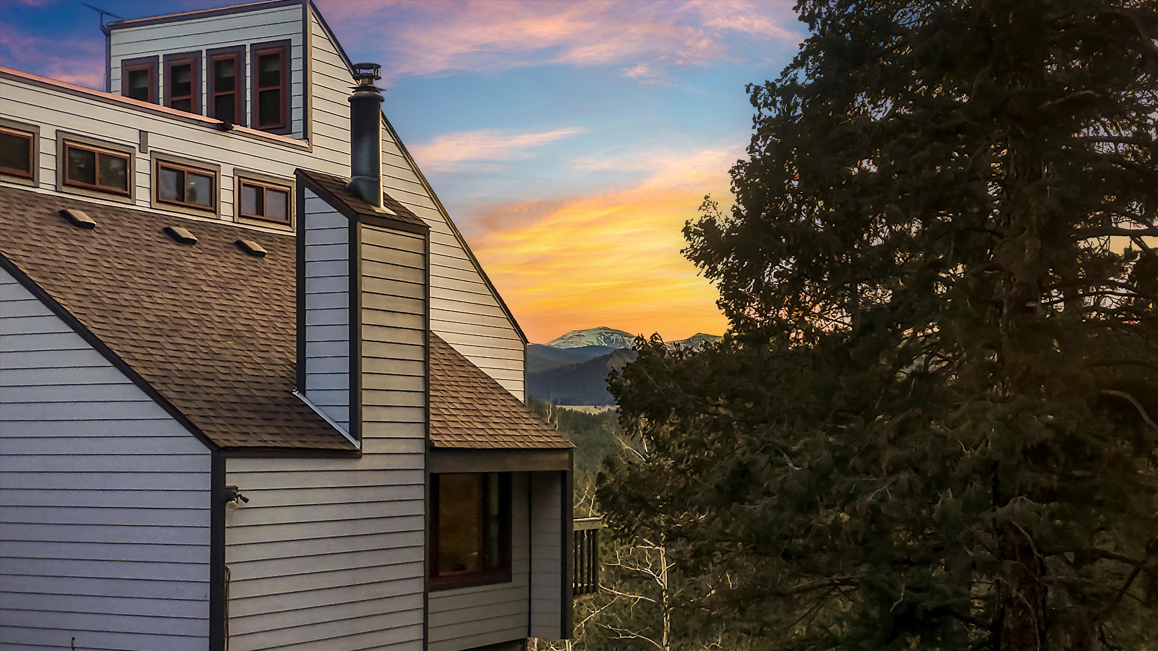  Experience Refined Mid-Century Inspired Mountain Living on 3.37 Acres - 物件實景