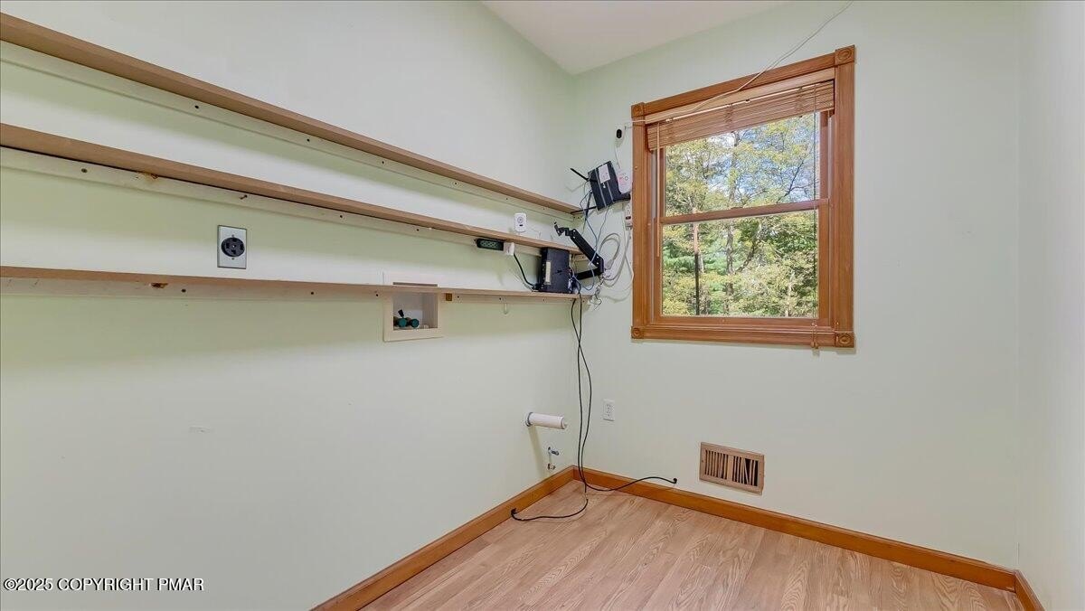 Lake Harmony, Pennsylvania, 18624, United States, 8 Bedrooms Bedrooms, ,4 BathroomsBathrooms,Residential,For Sale,1914089