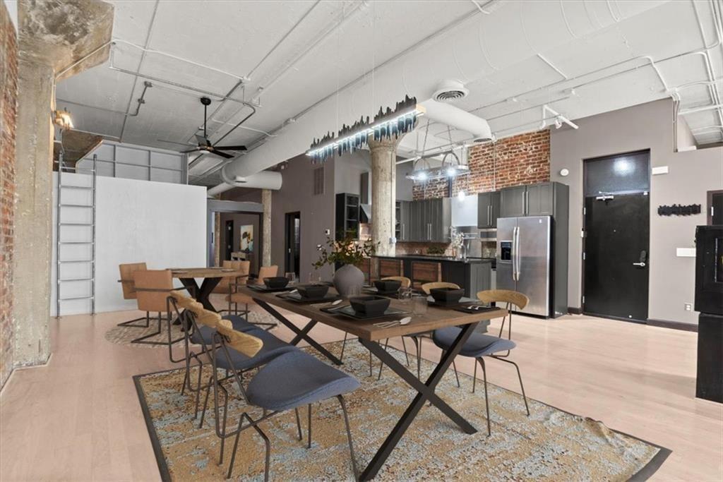 Atlanta, Georgia, 30313, United States, 2 Bedrooms Bedrooms, ,2 BathroomsBathrooms,Residential,For Sale,2001199