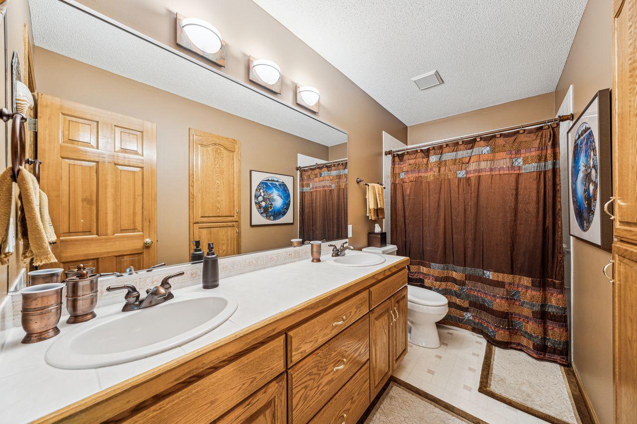 Lakeville, Minnesota, 55044, United States, 4 Bedrooms Bedrooms, ,3 BathroomsBathrooms,Residential,For Sale,1846490