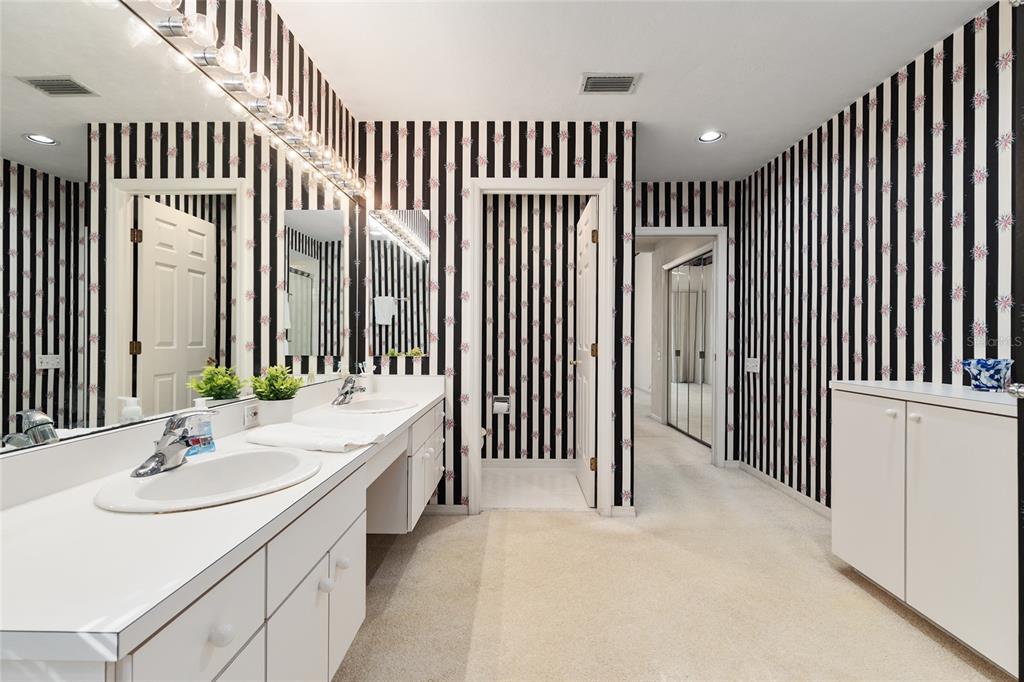 Gainesville, Florida, 32606, United States, 4 Bedrooms Bedrooms, ,3 BathroomsBathrooms,Residential,For Sale,1989601