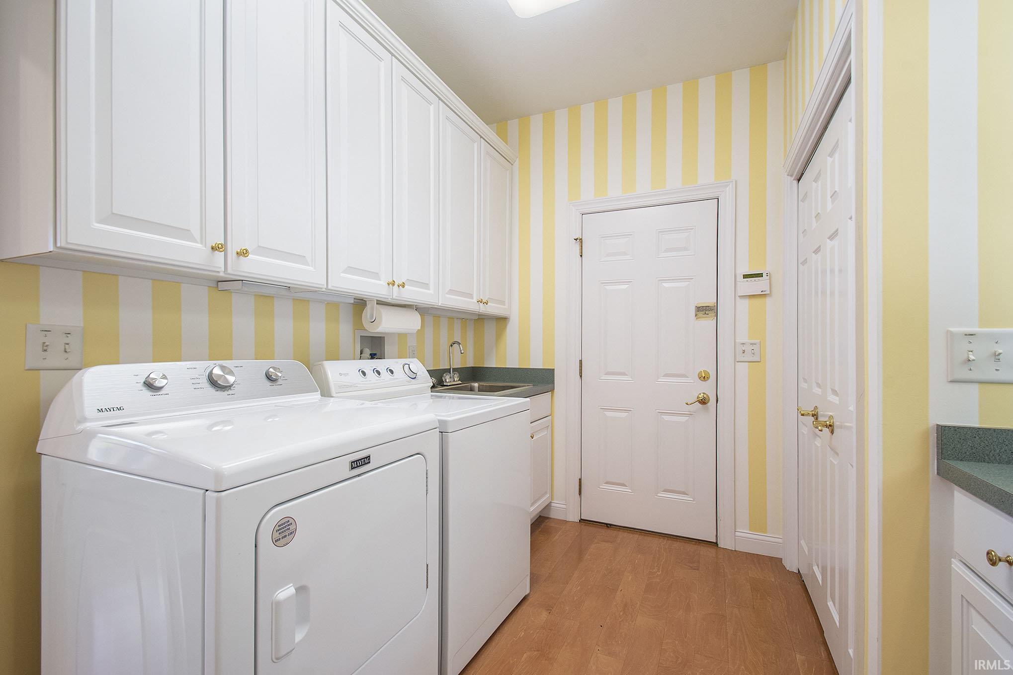 Middlebury, Indiana, 46540, United States, 4 Bedrooms Bedrooms, ,5 BathroomsBathrooms,Residential,For Sale,1943878