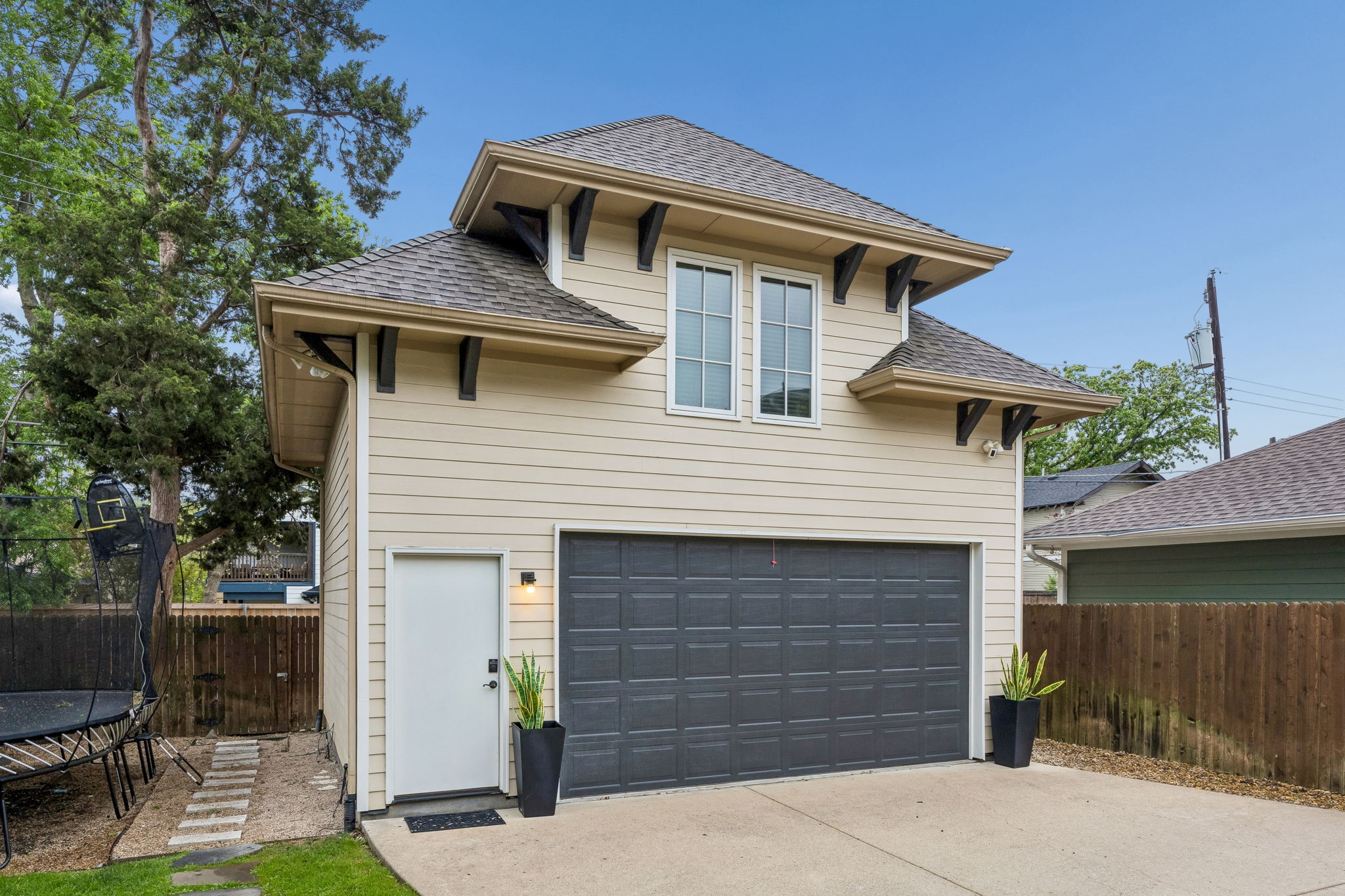 Modern Craftsman in One of Dallas