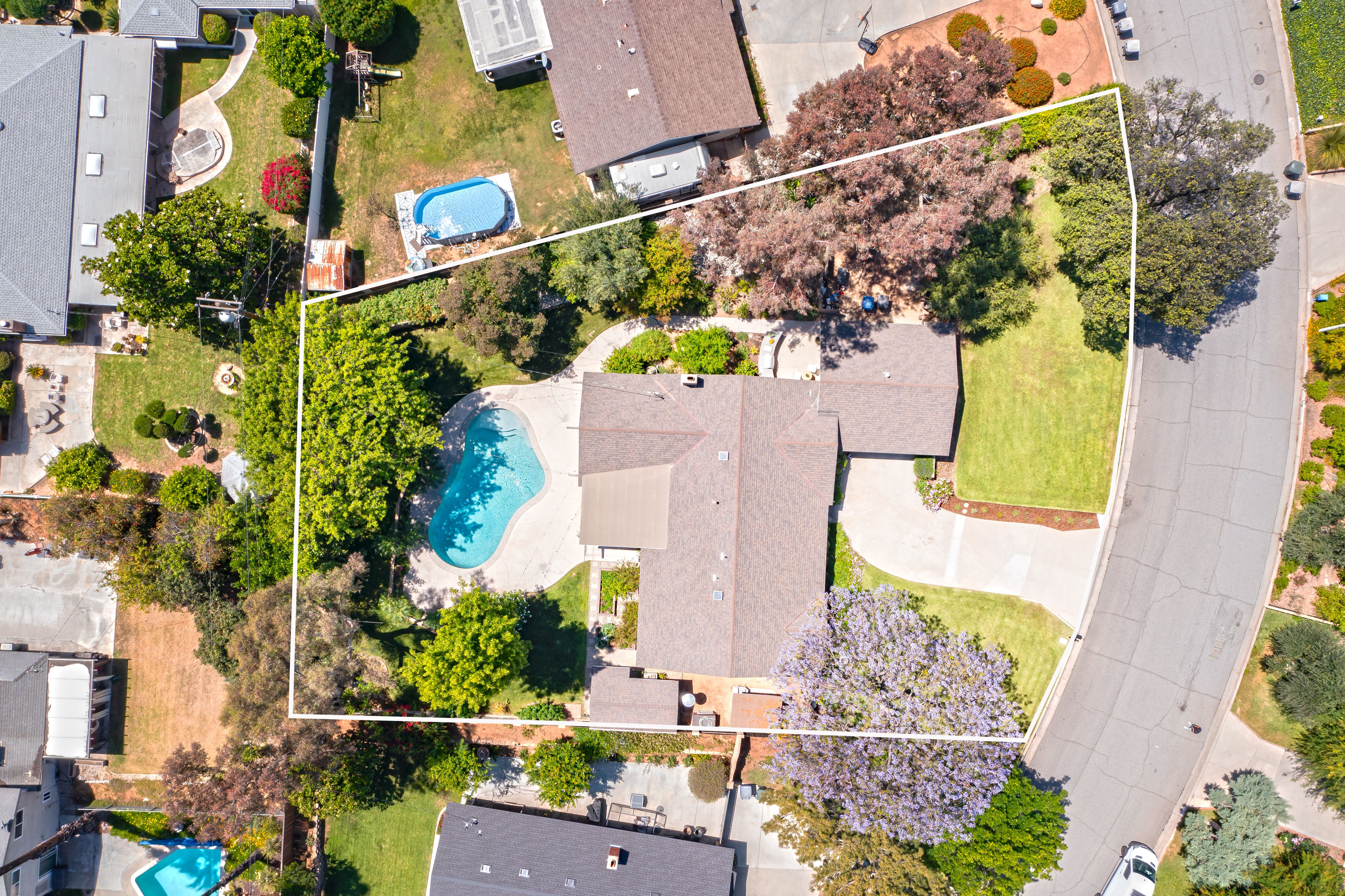  2372 Shadow Hill Drive, Riverside, CA 92506 - 物件實景