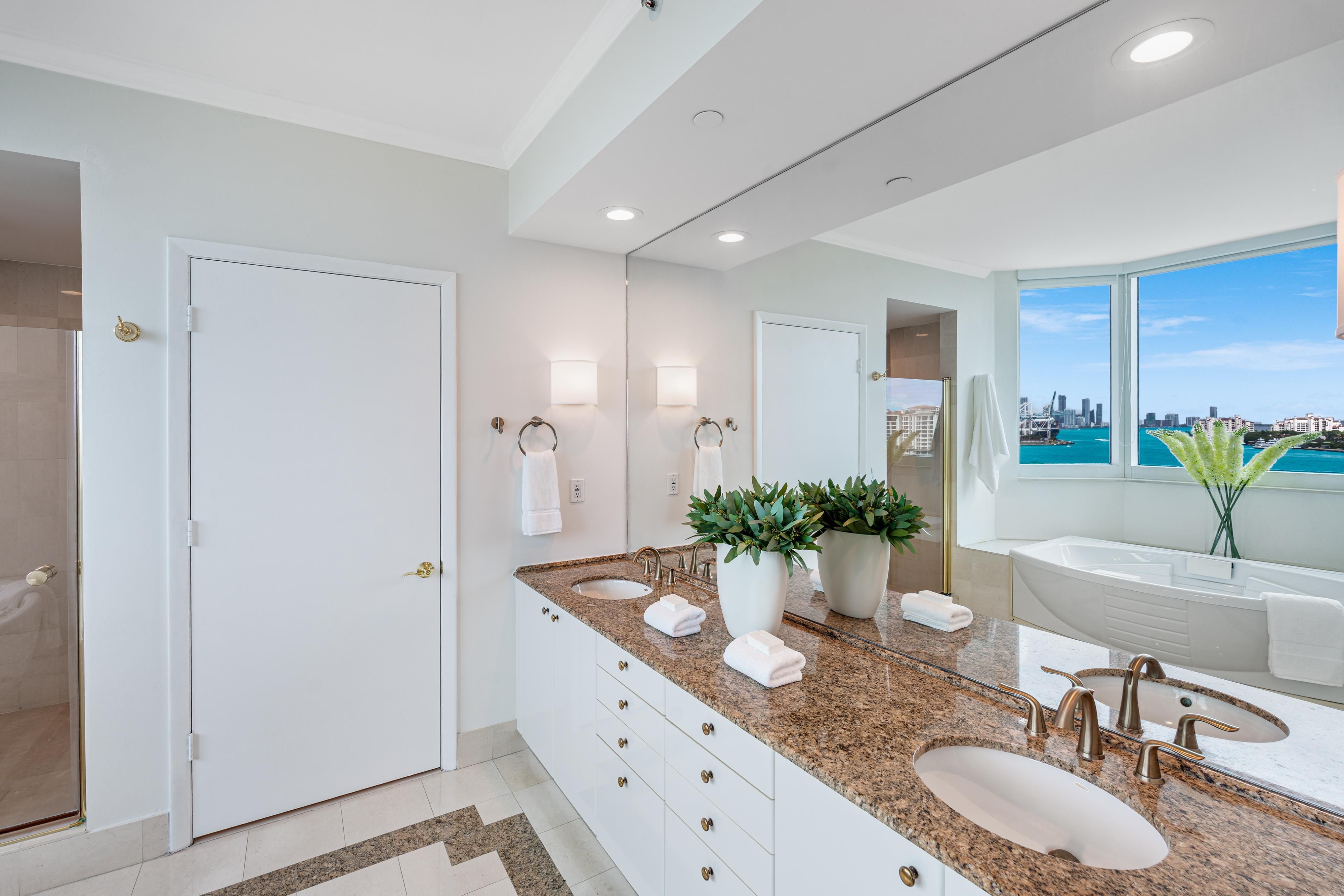 300 South Pointe Drive #1001, Miami Beach, FL 33139 - 物件實景