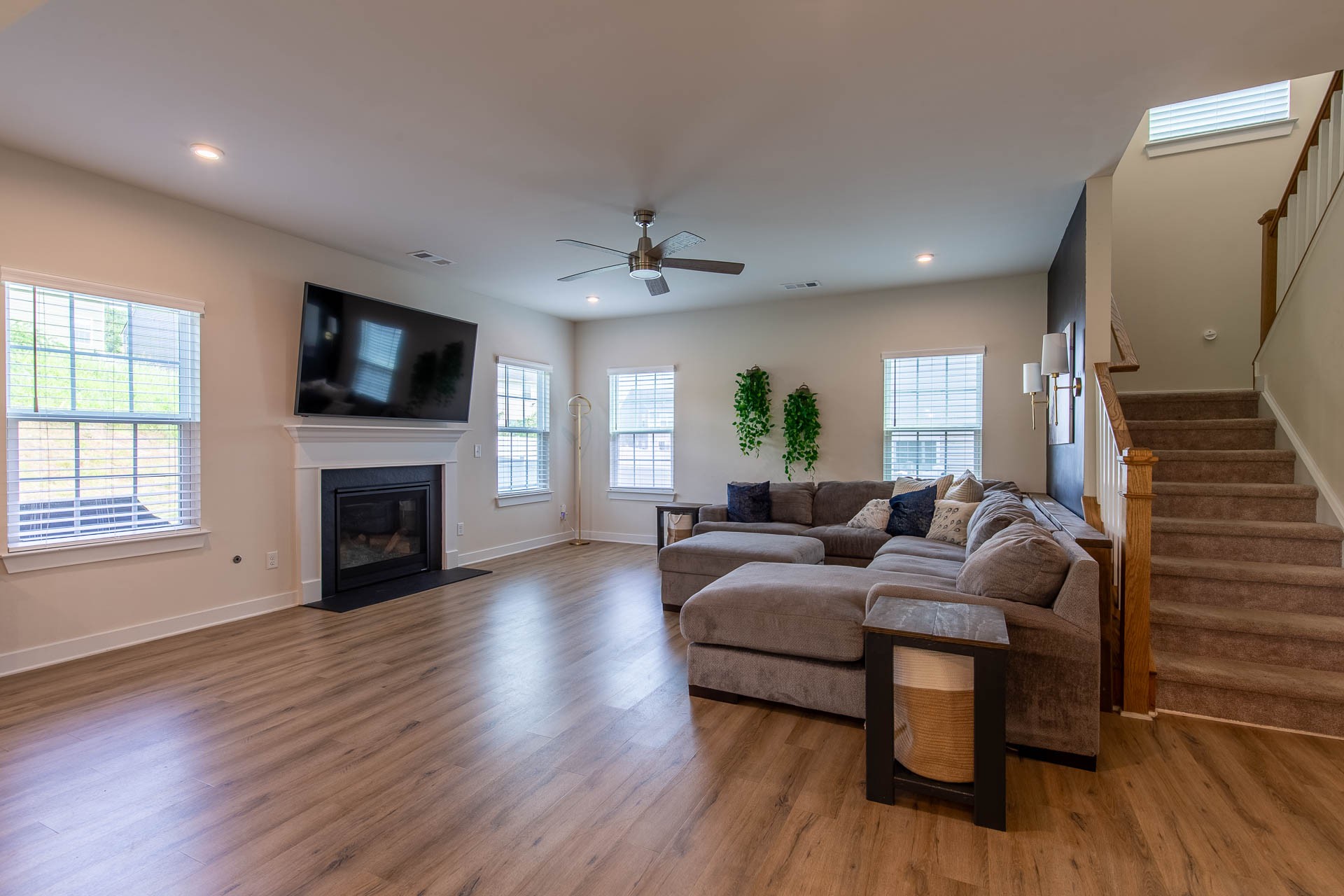 Smyrna, Tennessee, 37167, United States, 5 Bedrooms Bedrooms, ,4 BathroomsBathrooms,Residential,For Sale,1848670
