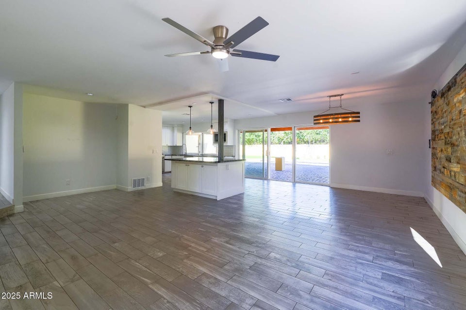 Phoenix, Arizona, 85018, United States, 4 Bedrooms Bedrooms, ,Residential,For Sale,2001186