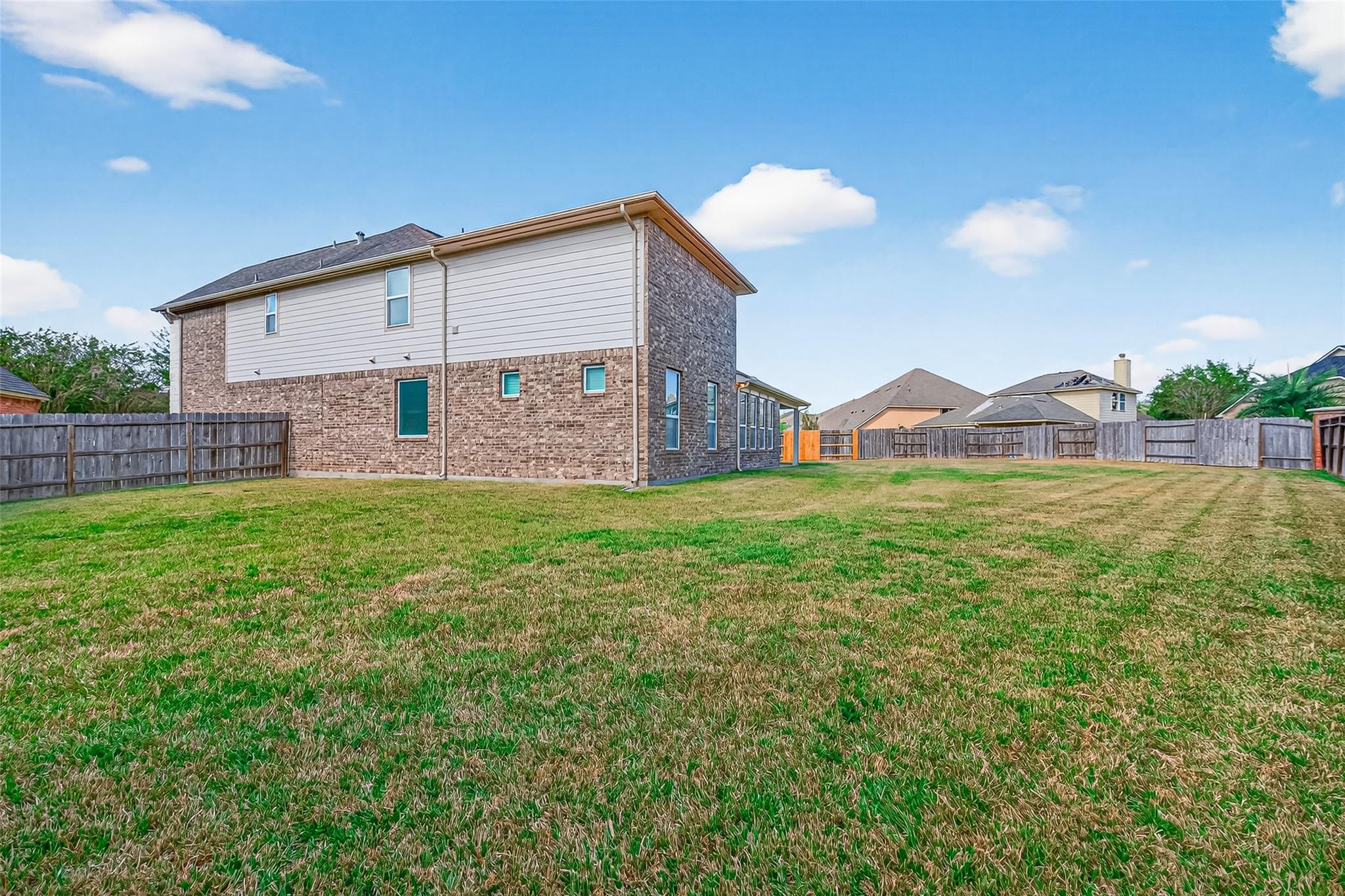 Missouri City, Texas, 77459, United States, 5 Bedrooms Bedrooms, ,4 BathroomsBathrooms,Residential,For Sale,1979192