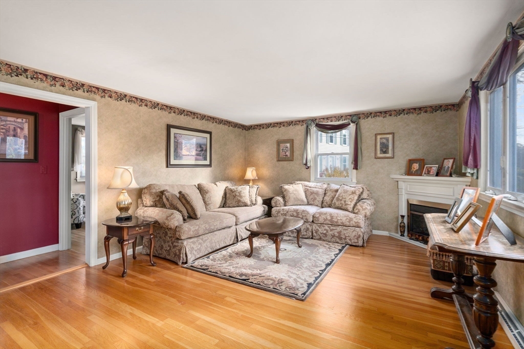 Lowell, Massachusetts, 01851, United States, 4 Bedrooms Bedrooms, ,2 BathroomsBathrooms,Residential,For Sale,1987726