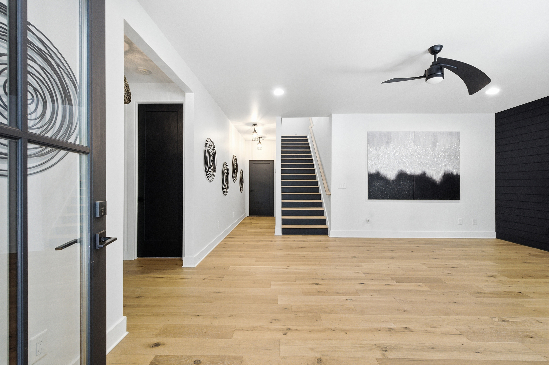  Custom Modern Farmhouse Near Downtown Woodstock - 物件實景