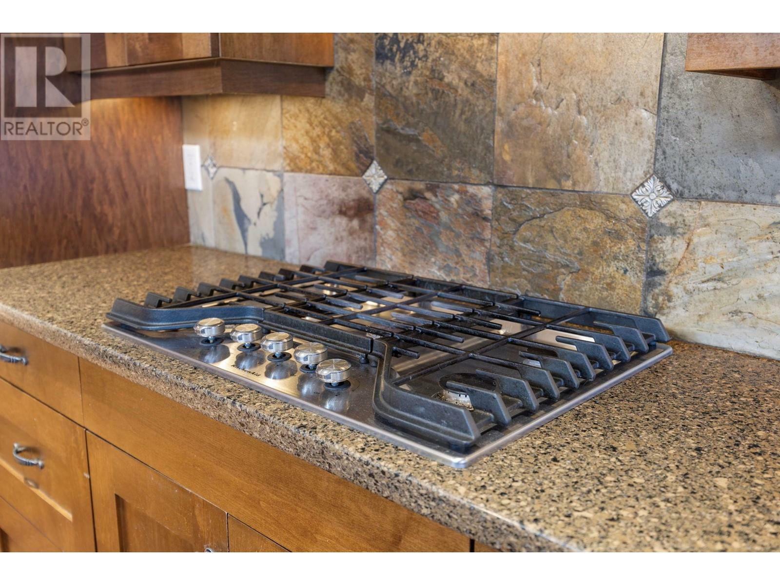 KELOWNA, British Columbia, V1W 4L5, CA, 4 Bedrooms Bedrooms, ,3 BathroomsBathrooms,Residential,For Sale,1837139