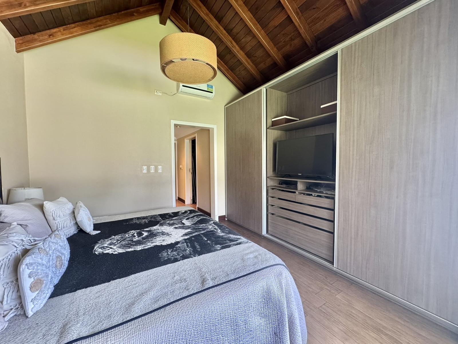 Godoy Cruz, AR-M, AR, 5 Bedrooms Bedrooms, ,4 BathroomsBathrooms,Residential,For Sale,1961859