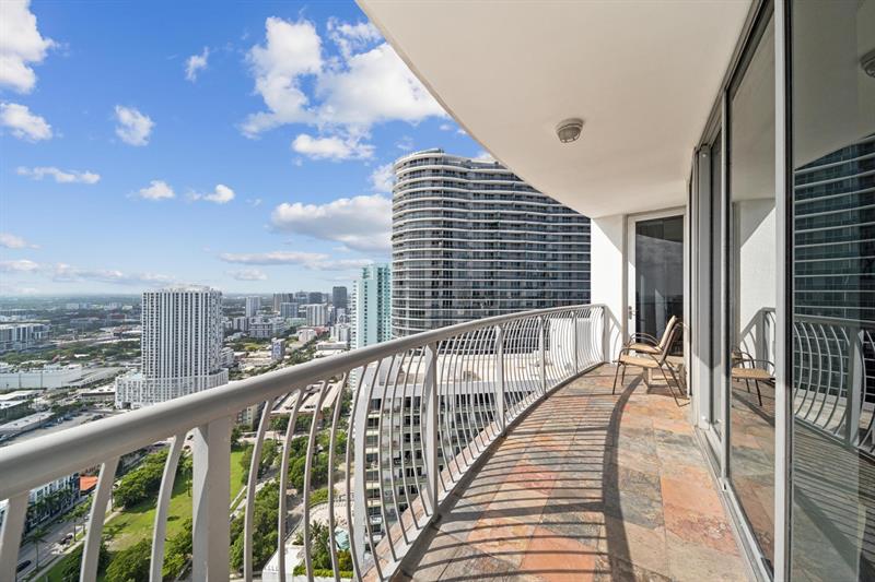 Miami, Florida, 33132, United States, 2 Bedrooms Bedrooms, ,2 BathroomsBathrooms,Residential,For Sale,1793358