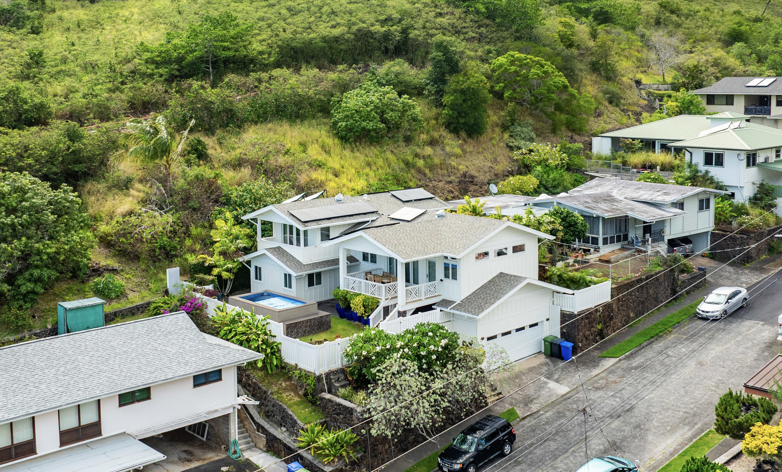 Honolulu, Hawaii, 96821, United States, 3 Bedrooms Bedrooms, ,3 BathroomsBathrooms,Residential,For Sale,1975355