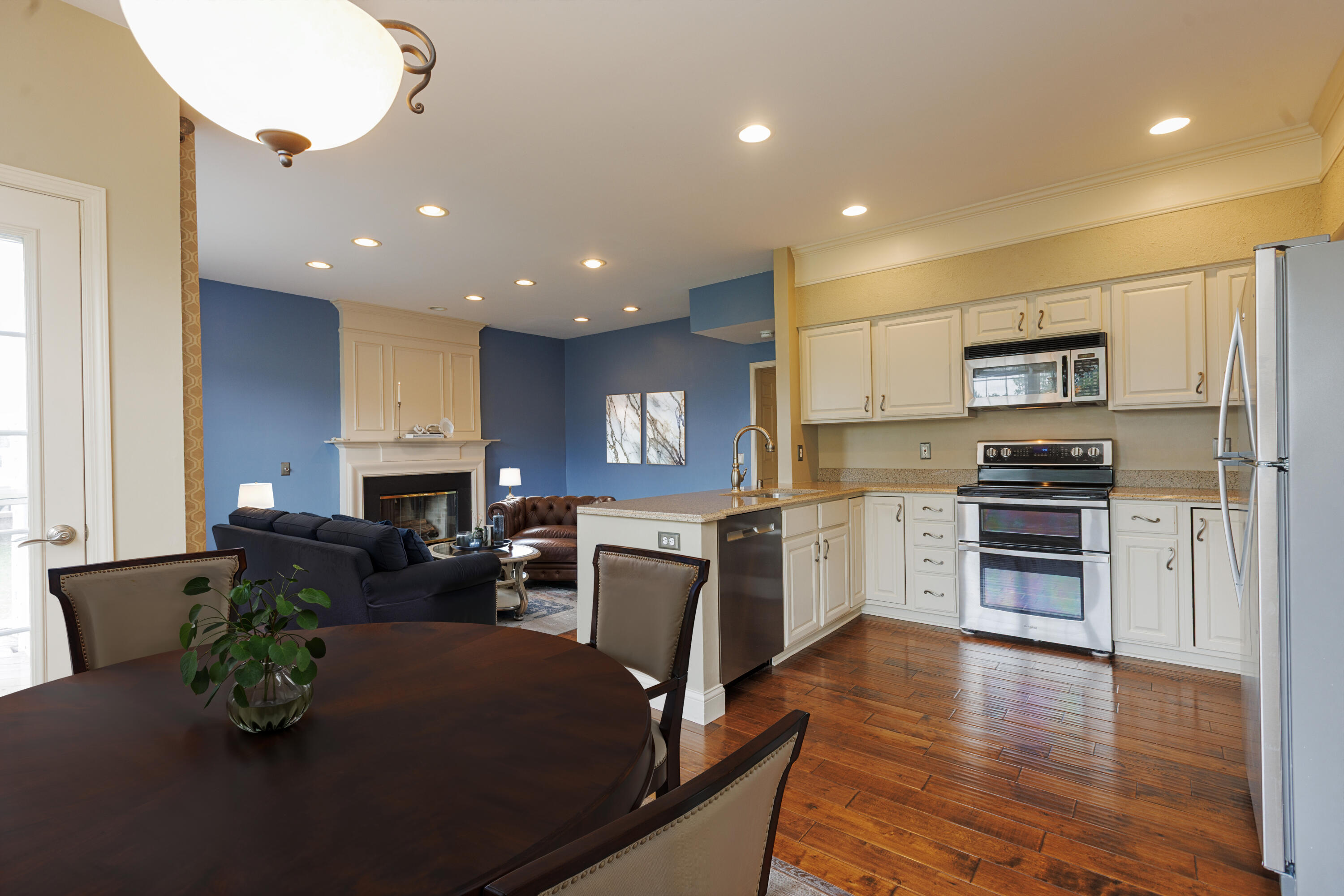 Franklin, Wisconsin, 53132, United States, 4 Bedrooms Bedrooms, ,4 BathroomsBathrooms,Residential,For Sale,1924268