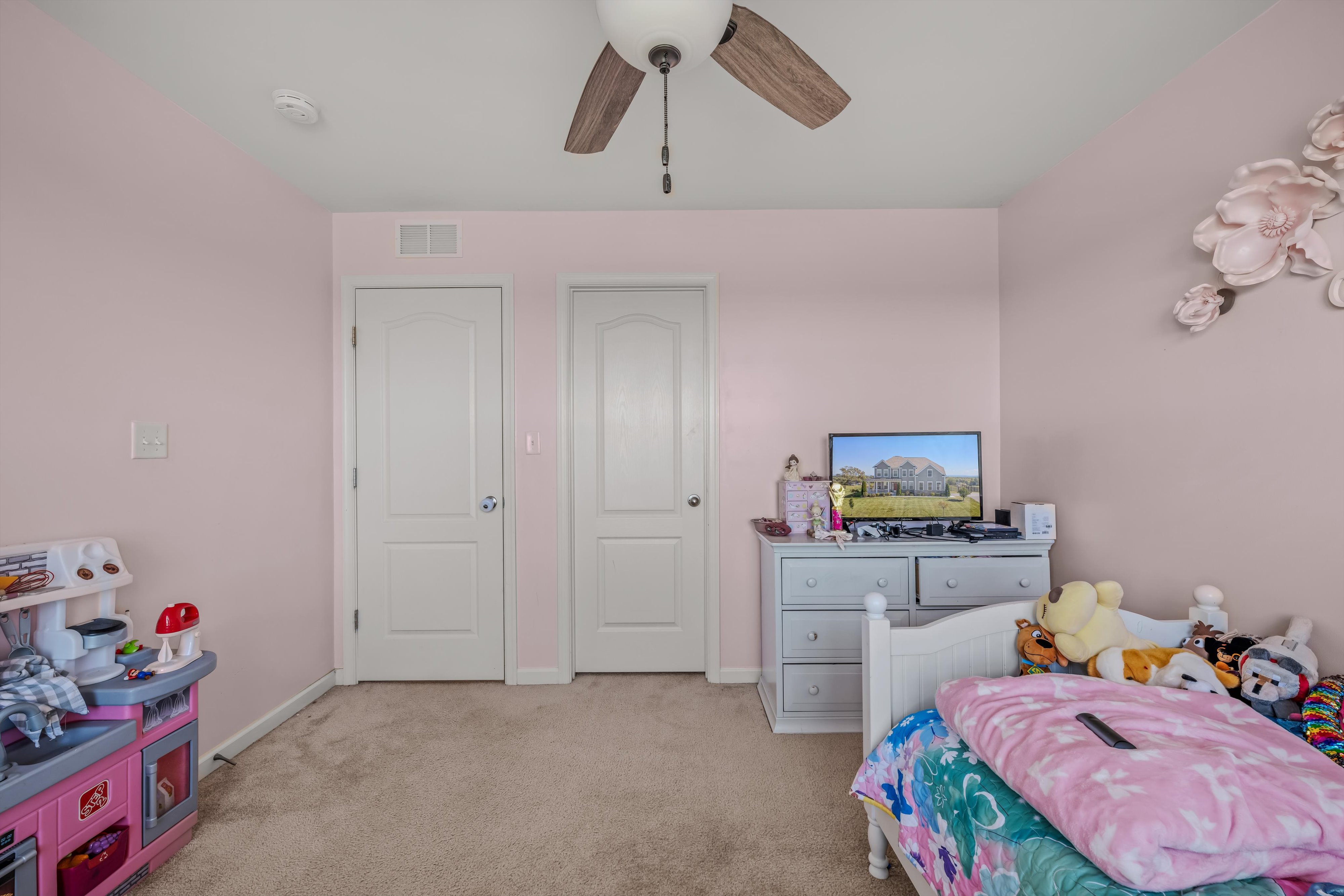 Matinsburg, West Virginia, 25403, United States, 4 Bedrooms Bedrooms, ,Residential,For Sale,1977883