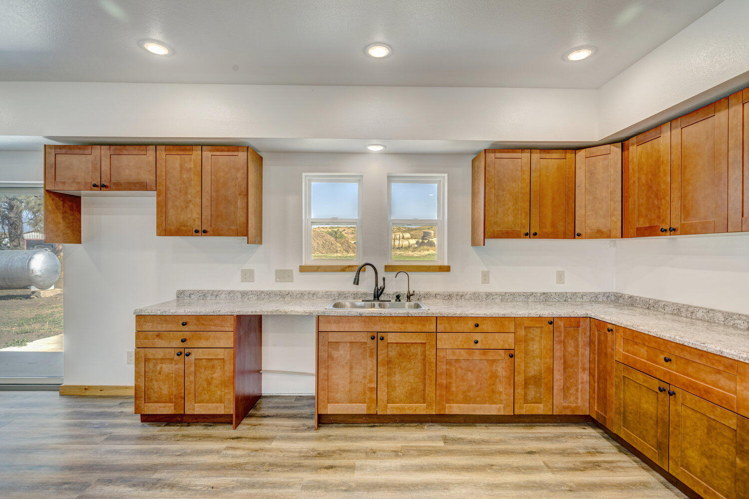 Wyarno, Wyoming, 82845, United States, 6 Bedrooms Bedrooms, ,3 BathroomsBathrooms,Residential,For Sale,1941792