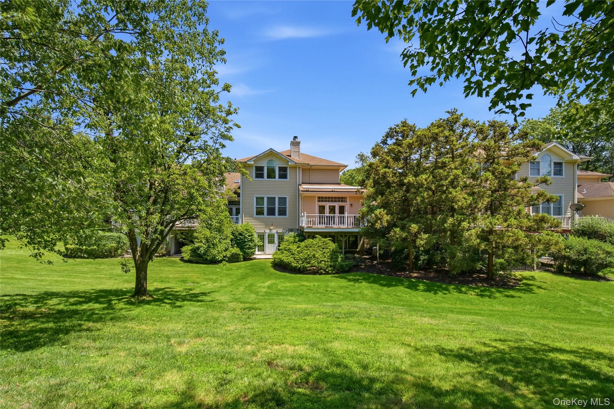  323 Baltustrol Circle, Roslyn, NY, 11576 - 物件實景