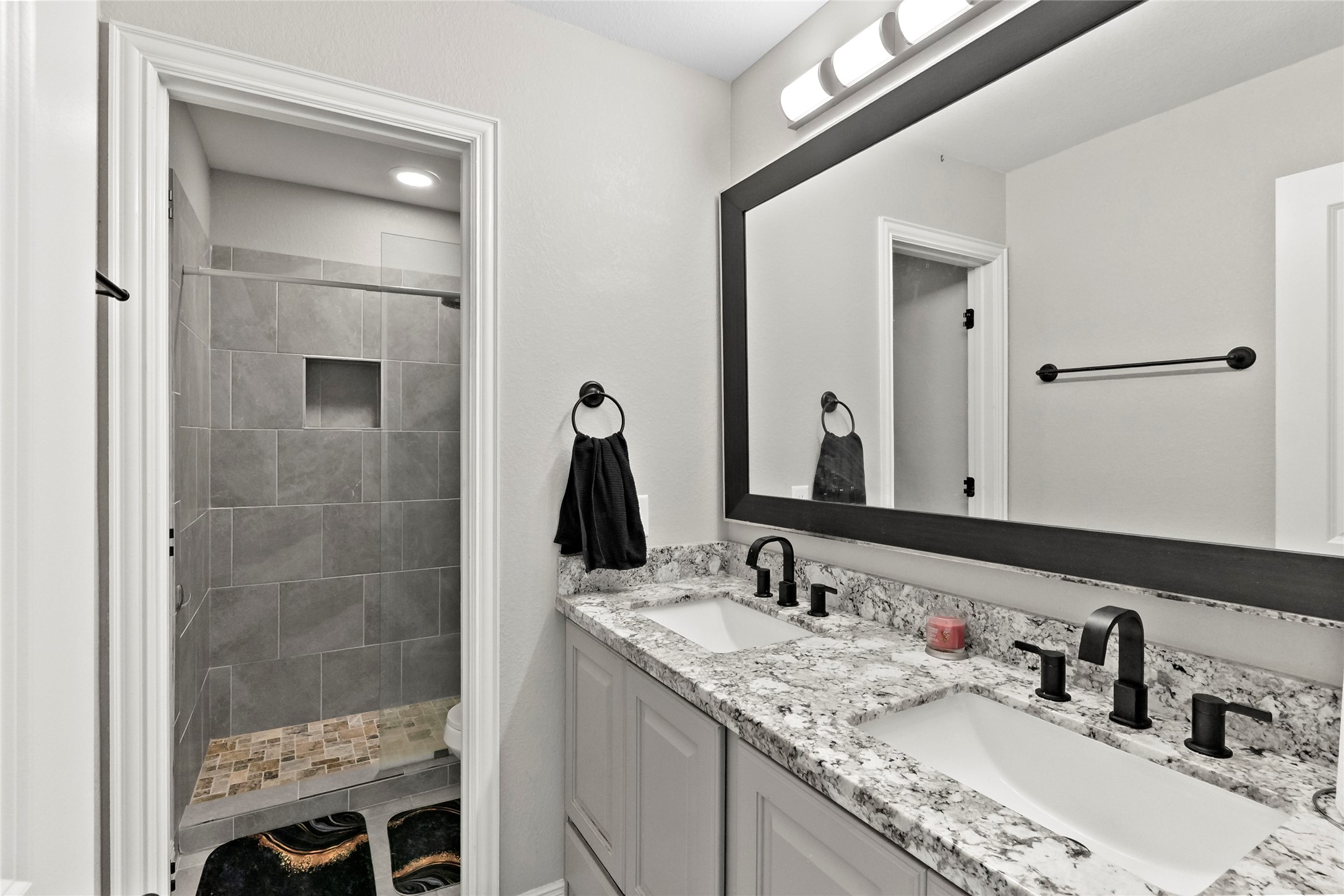 College Station, Texas, 77845, United States, 4 Bedrooms Bedrooms, ,3 BathroomsBathrooms,Residential,For Sale,1994441