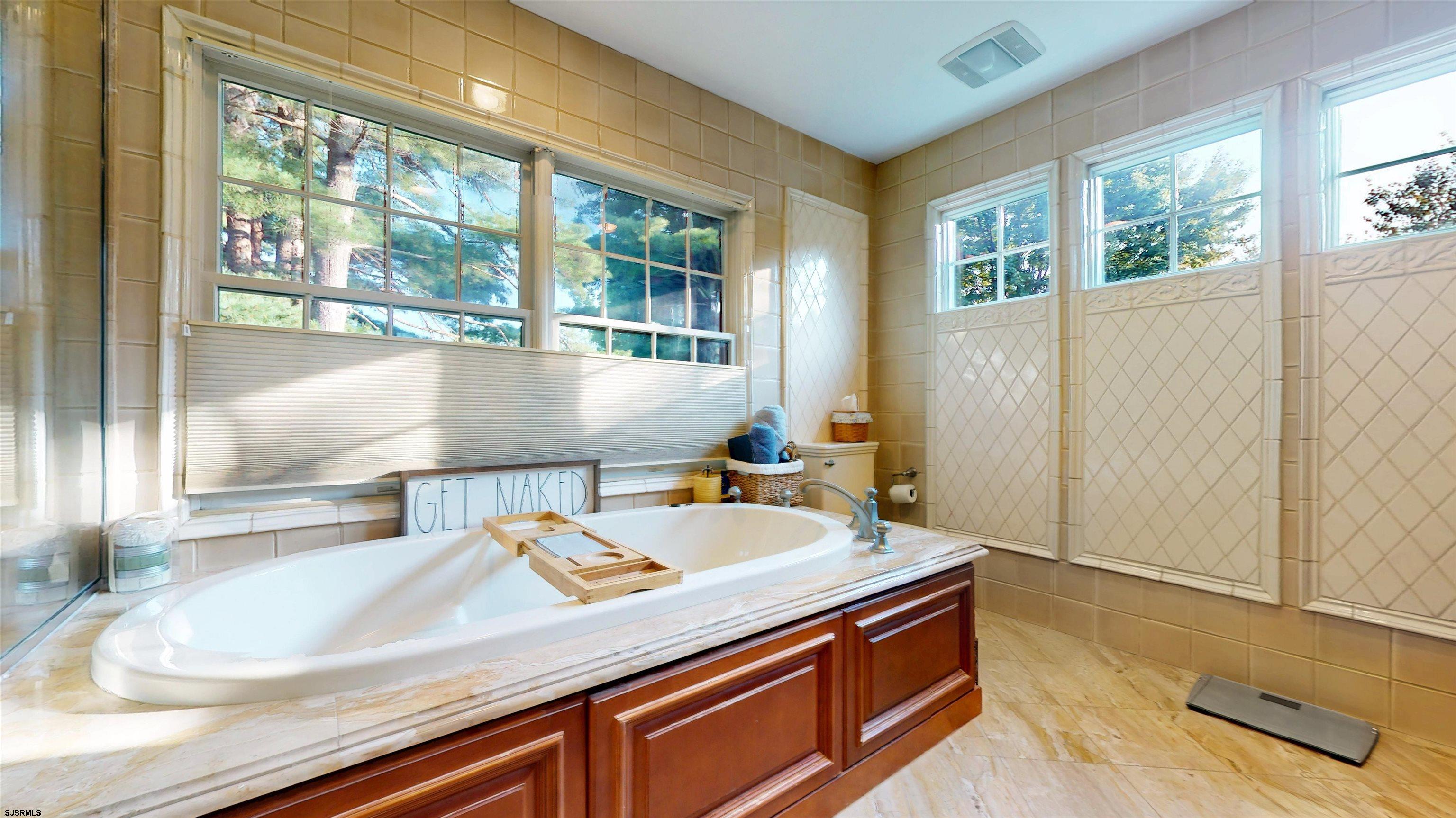 Linwood, New Jersey, 08221, United States, 6 Bedrooms Bedrooms, ,5 BathroomsBathrooms,Residential,For Sale,1975811