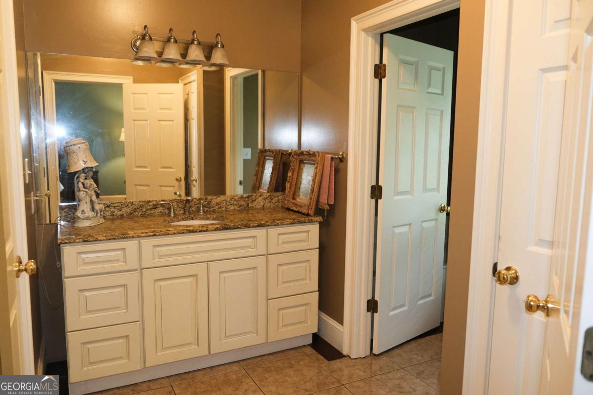 Watkinsville, Georgia, 30677, United States, 4 Bedrooms Bedrooms, ,6 BathroomsBathrooms,Residential,For Sale,1840600
