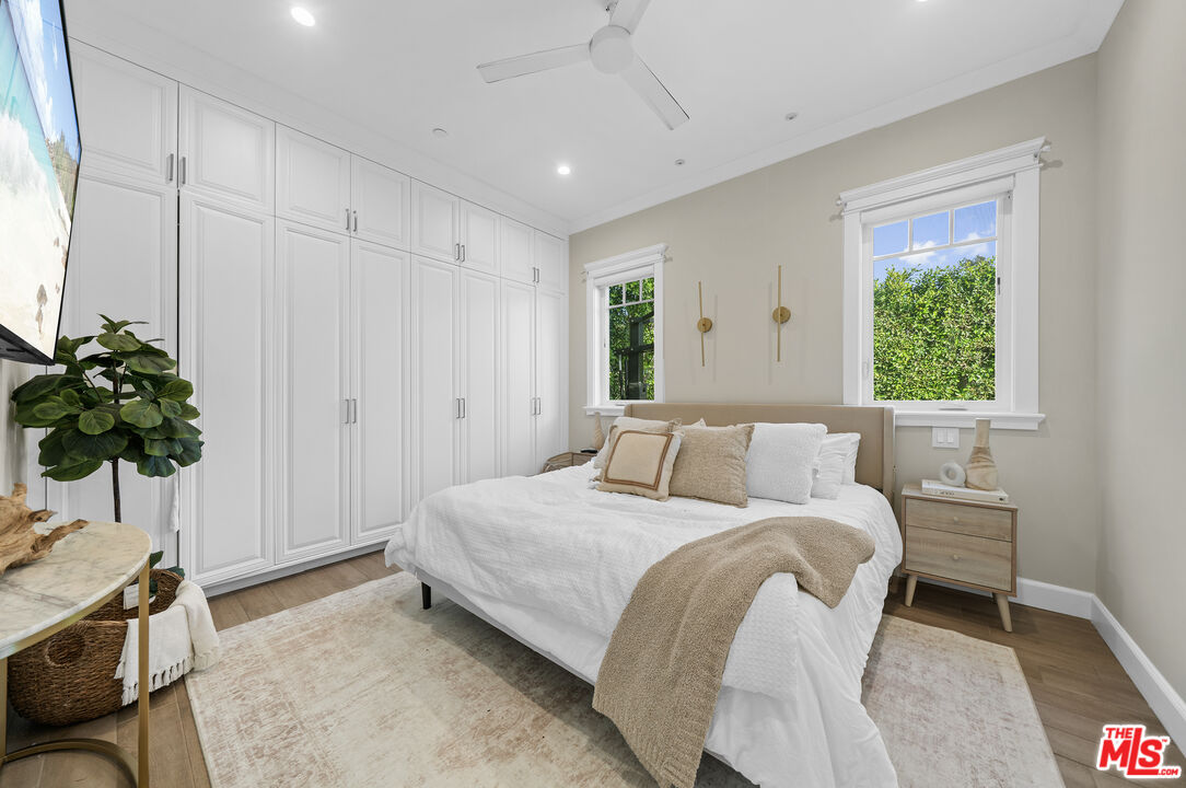 Valley Village, California, 91607, United States, 7 Bedrooms Bedrooms, ,8 BathroomsBathrooms,Residential,For Sale,1997303