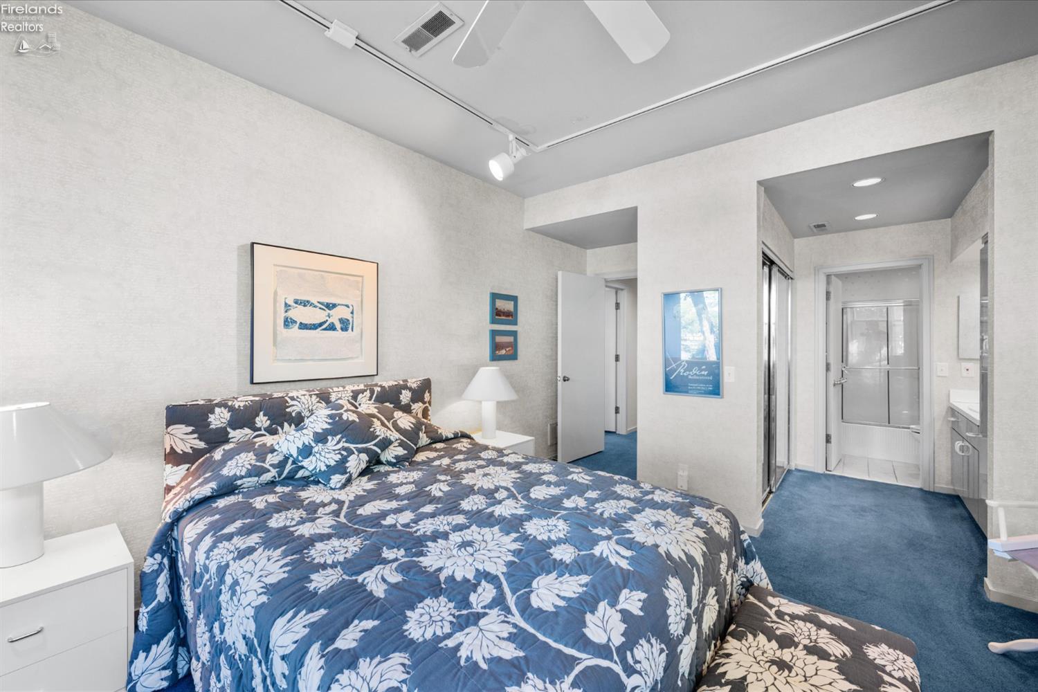 Port Clinton, Ohio, 43452, United States, 2 Bedrooms Bedrooms, ,3 BathroomsBathrooms,Residential,For Sale,1982032