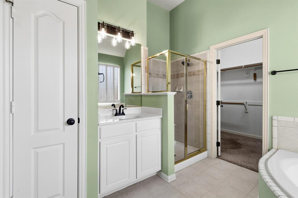 Denton, Texas, 76208, United States, 4 Bedrooms Bedrooms, ,5 BathroomsBathrooms,Residential,For Sale,2022446