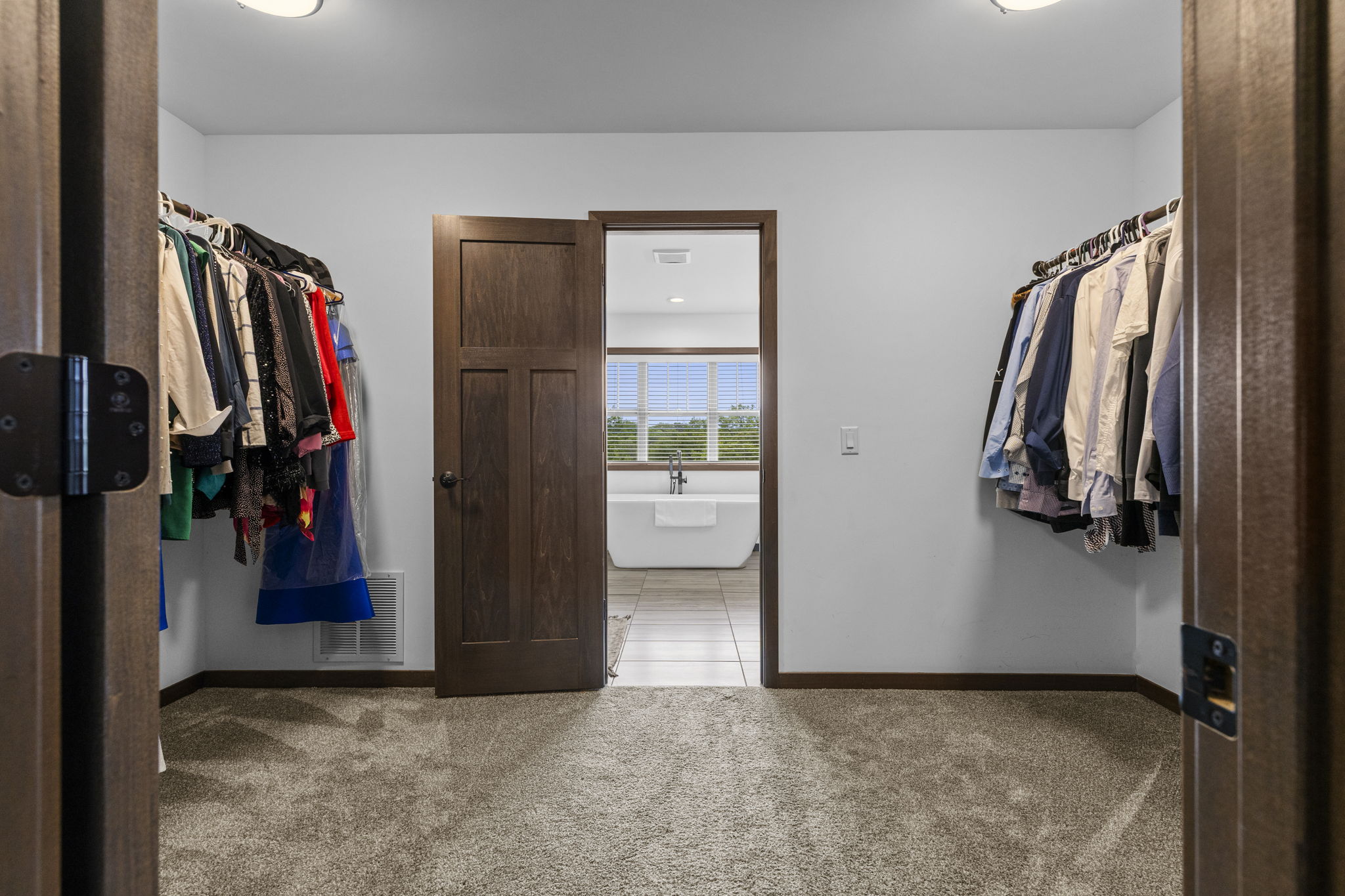  Elegant Custom Living in Coveted Lakeville Setting - 物件實景