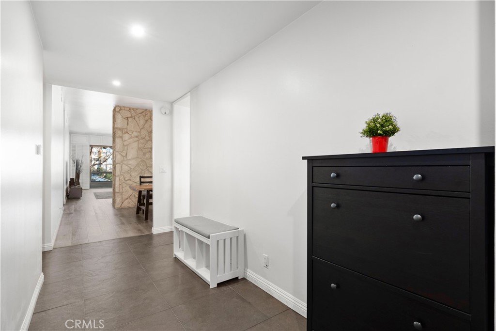 Beverly Hills, California, 90212, United States, 2 Bedrooms Bedrooms, ,2 BathroomsBathrooms,Residential,For Sale,1912615