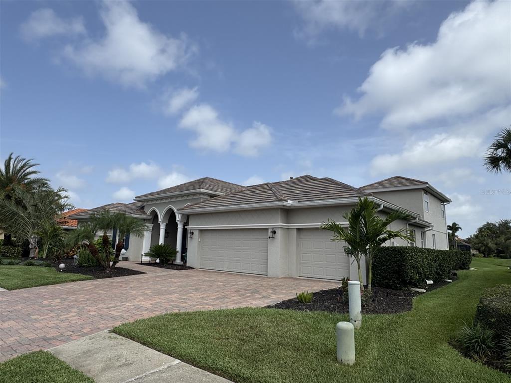 Bradenton, Florida, 34212, United States, 4 Bedrooms Bedrooms, ,3 BathroomsBathrooms,Residential,For Sale,1848553